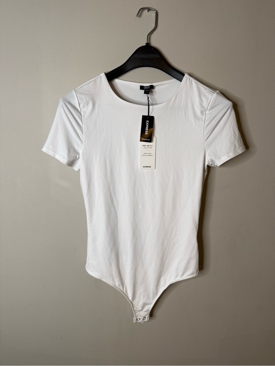 Express Tops - NWT Express White Short Sleeve Body Contour Bodysuit Size Small